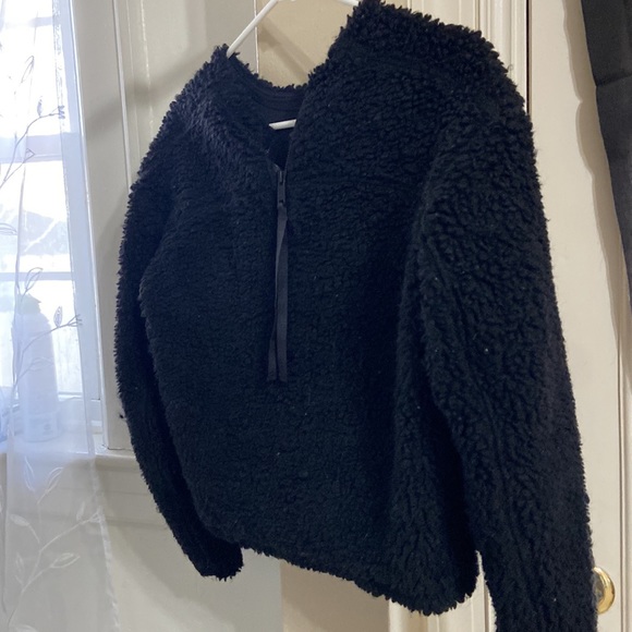 Fuzzy lululemon sweater half zip - Picture 3 of 3